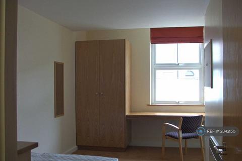 undefined, Hawks Road, Kingston Upon Thames, KT1