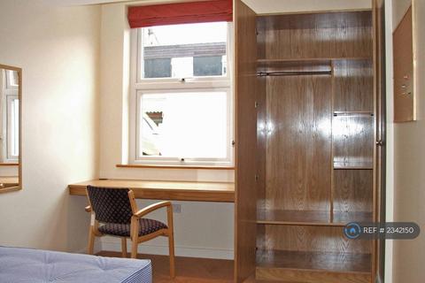 undefined, Hawks Road, Kingston Upon Thames, KT1