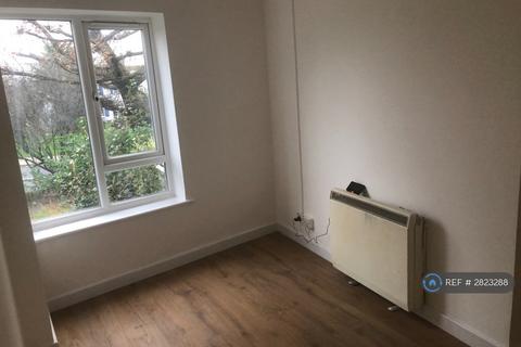 2 bedroom flat to rent, Great North Road, New Barnet, Barnet, EN5
