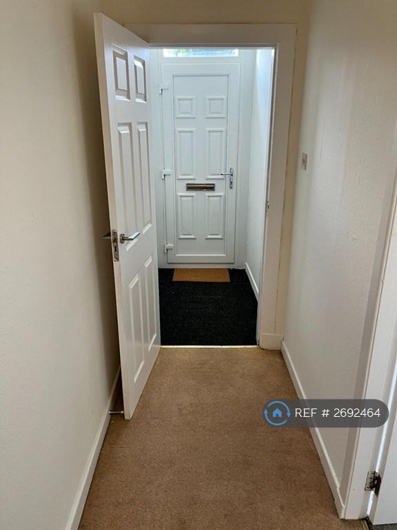 Hallway / Vestibule