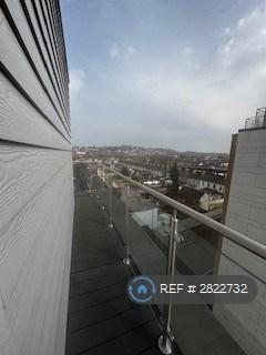 Side Wrap Round Balcony