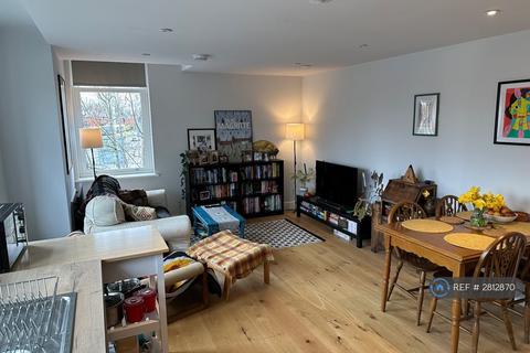 2 bedroom flat to rent, Chapel House, Stockport, SK4