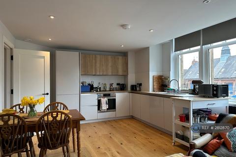 2 bedroom flat to rent, Chapel House, Stockport, SK4