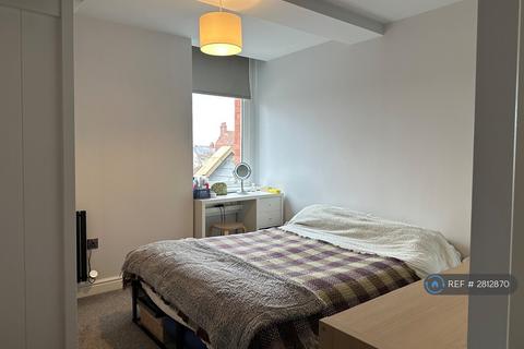 2 bedroom flat to rent, Chapel House, Stockport, SK4