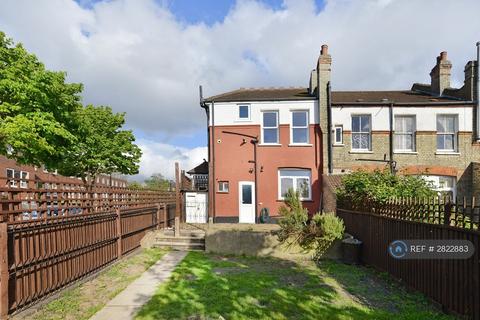 3 bedroom end of terrace house to rent, Hermiston Avenue, London, N8
