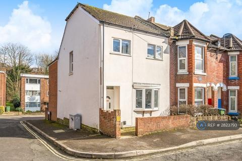 Thackeray Road, Southampton, SO17