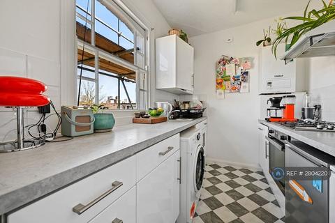 2 bedroom flat to rent, Wray Crescent, London, N4