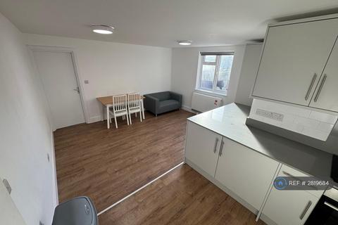1 bedroom flat to rent, The Broadway, Southall, UB1