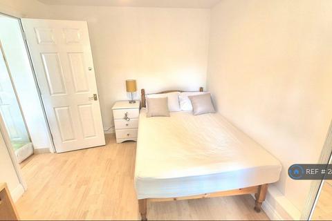 undefined, Thomas Chapman Grove, Northampton, NN4