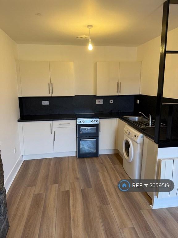 Kitchen/ Living