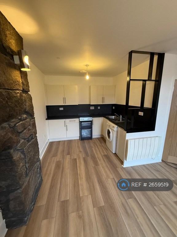 Kitchen/ Living