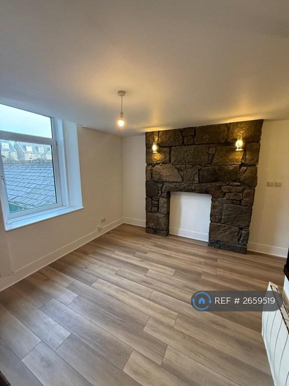 Kitchen/ Living