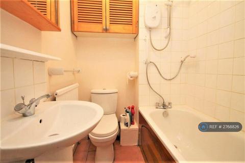undefined, Alexandra Road, Farnborough, GU14