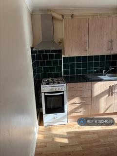 2 bedroom flat to rent, Fordyke Road, Dagenham, RM8