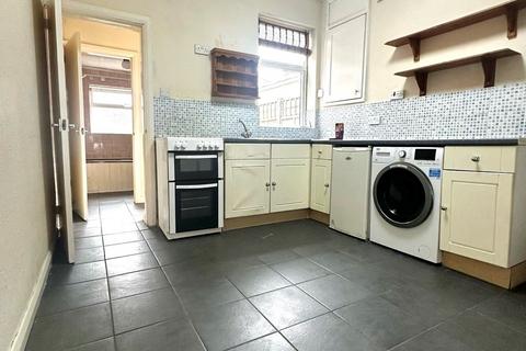 2 bedroom house to rent, Wroxton Road, BIRMINGHAM, B26