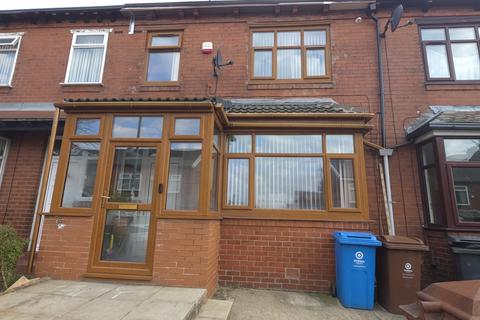 3 bedroom house to rent, Langham Road, Oldham, OL8