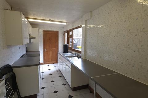 3 bedroom house to rent, Langham Road, Oldham, OL8