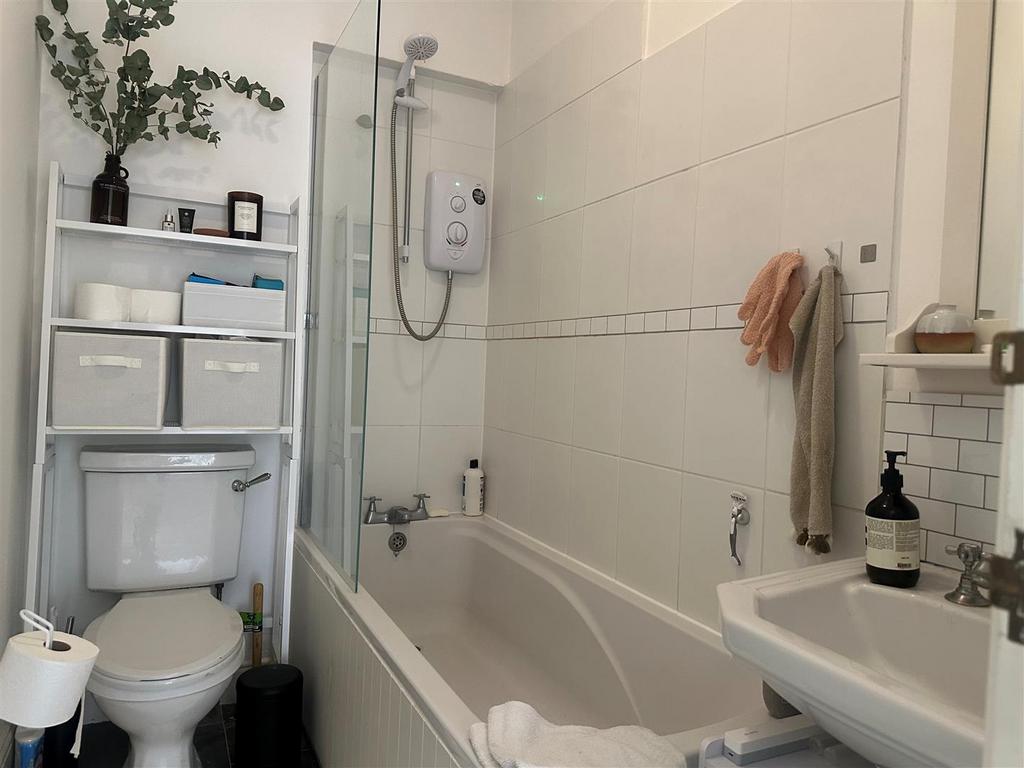 Bathroom. Battersea Park