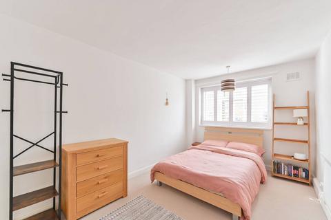 undefined, Battersea High Street, Battersea Square, London, SW11