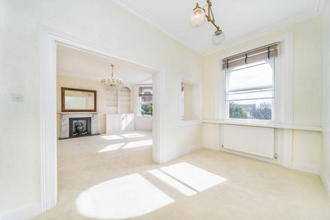 undefined, Upper Sunbury Road, Hampton TW12
