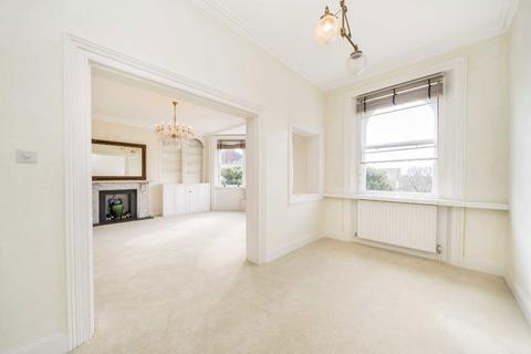 2 bedroom flat for sale, Upper Sunbury Road, Hampton TW12