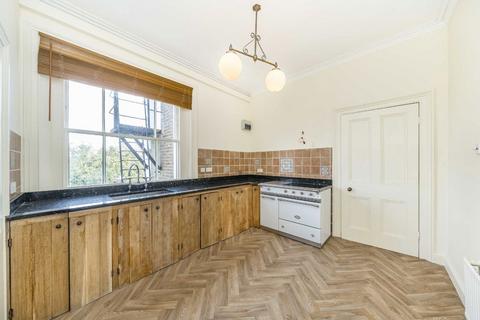 2 bedroom flat for sale, Upper Sunbury Road, Hampton TW12