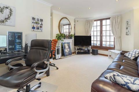 undefined, Queens Reach, East Molesey KT8