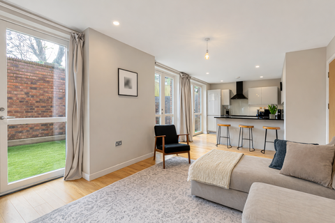 3 bedroom apartment for sale, Sydenham Road, London SE26