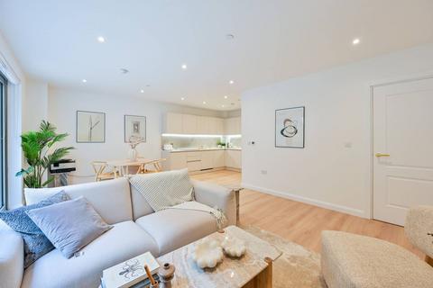 3 bedroom flat to rent, Solomons Passage, Peckham Rye, London, SE15