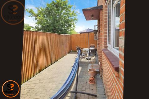1 bedroom in a house share to rent, Flat 1, 71 Leyton Road, Merton, London, Greater London