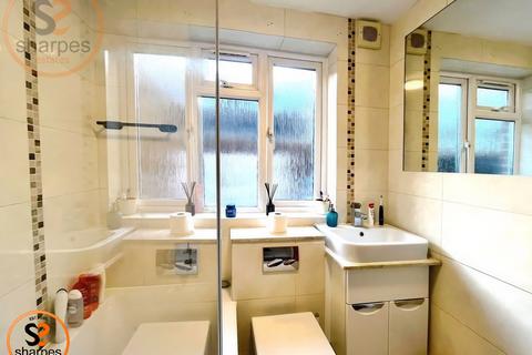 1 bedroom in a house share to rent, Flat 1, 71 Leyton Road, Merton, London, Greater London