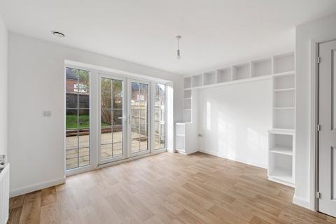 3 bedroom end of terrace house for sale, Forelle Way, Carshalton SM5