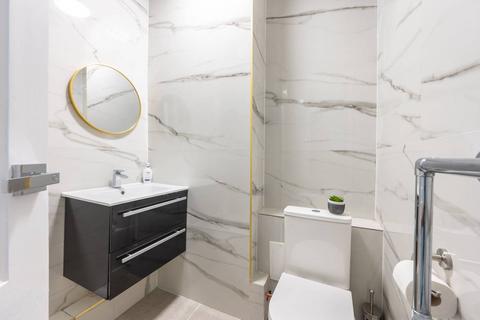1 bedroom flat to rent, Queensway, Bayswater, London, W2