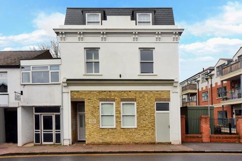 2 bedroom apartment to rent, CROMWELL HOUSE, WALTON ROAD, EAST MOLESEY