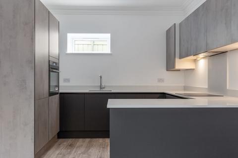 2 bedroom apartment to rent, CROMWELL HOUSE, WALTON ROAD, EAST MOLESEY