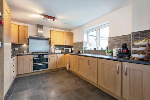 5 bedroom detached house for sale, Walton Grove, Biggleswade, Bedfordshire, SG18