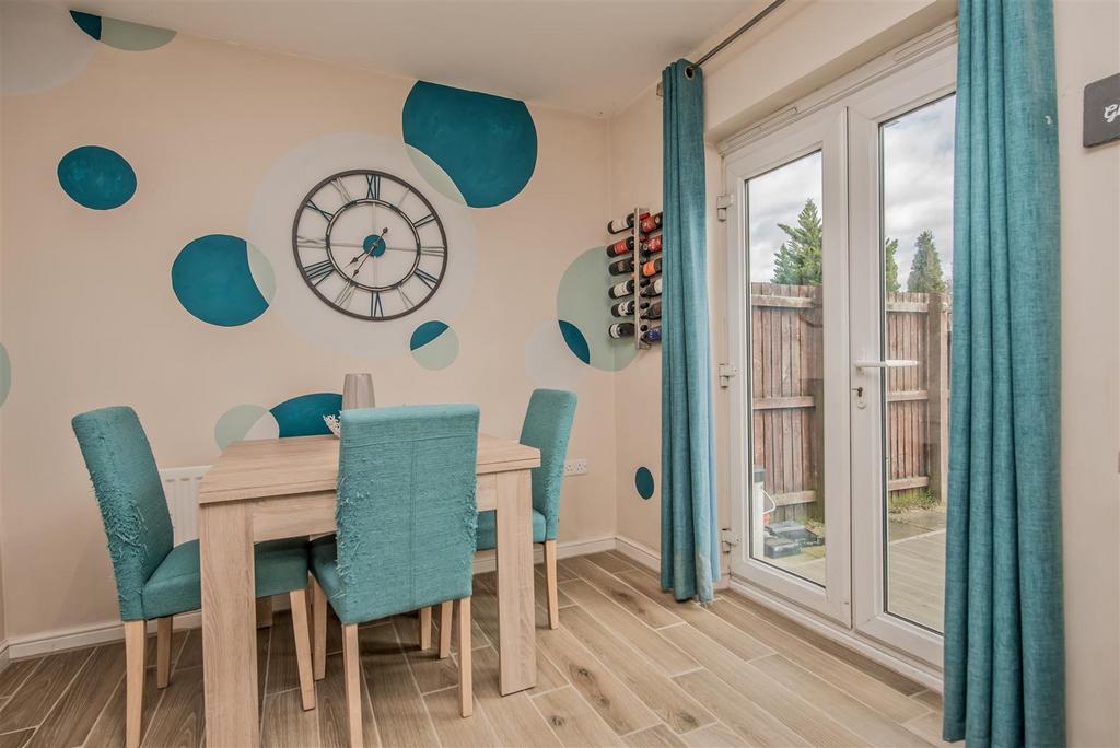 Fitted Dining Kitchen: