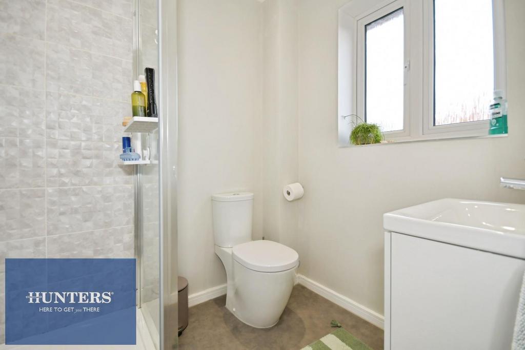 BED ENSUITE.jpg