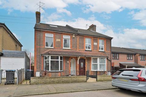 3 bedroom semi-detached house for sale, South Hill Road, Hemel Hempstead, HP1