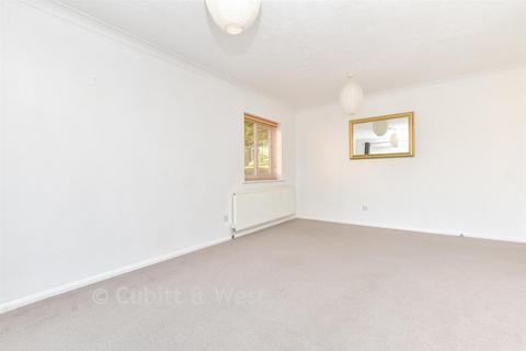 2 bedroom apartment for sale, Court Bushes Road, Whyteleafe, Surrey