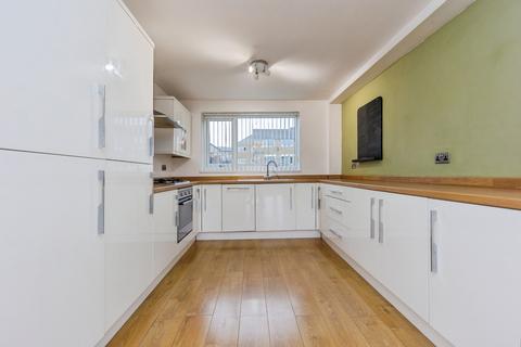 3 bedroom terraced house for sale, Quarry Close, Glossop, SK13