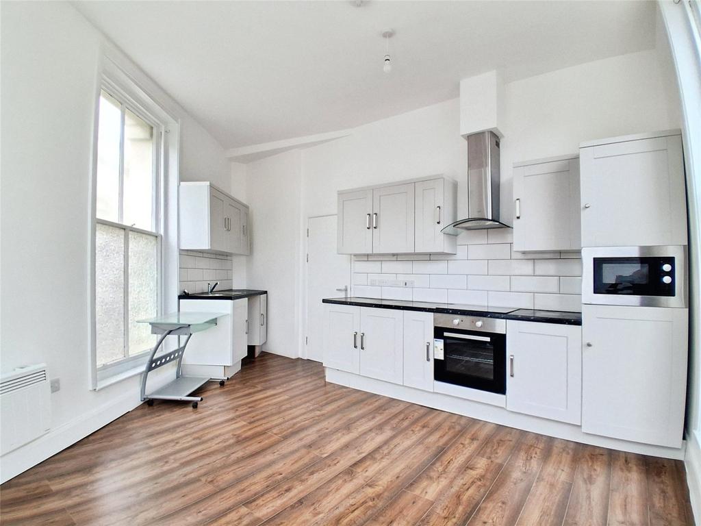 Living Room/Kitchen