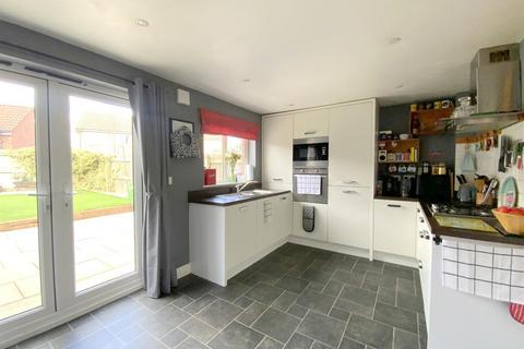 3 bedroom end of terrace house for sale, Caspian Crescent, Scartho Top, Grimsby