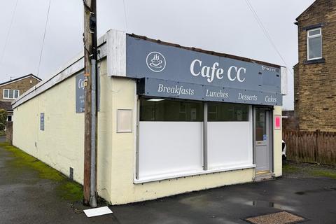 Shop to rent - Tabbs Lane, Scholes, Bradford