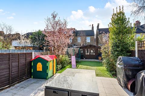 3 bedroom terraced house for sale, Halifax Road, Enfield