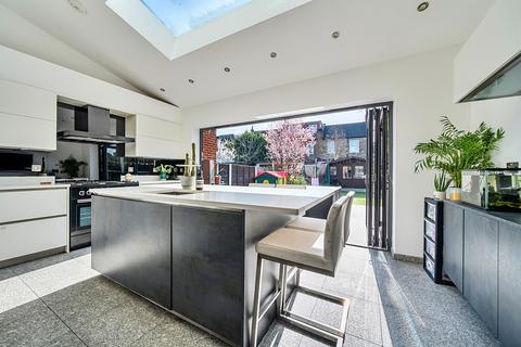 3 bedroom terraced house for sale, Halifax Road, Enfield