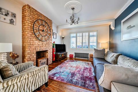 3 bedroom terraced house for sale, Halifax Road, Enfield