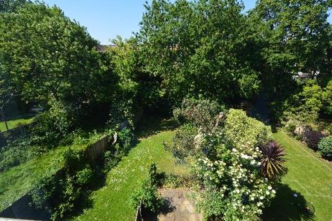2 bedroom flat to rent, Canfield Gardens, South Hampstead NW6