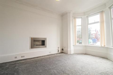 4 bedroom semi-detached house to rent, Wennington Road, Southport PR9