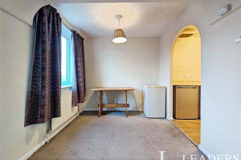 2 bedroom flat to rent, Pegrams Court, Harlow, CM18